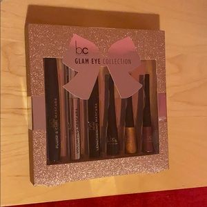 NWT Makeup Set with 3 Mascaras and 3 Liquid Liners
